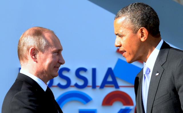 Preşedintele rus Vladimir Putin (st) şi omologul său american Barack Obama. (YURI KADOBNOV/AFP/Getty Images)