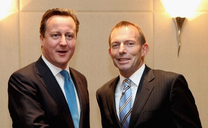 
Premierul britanic David Cameron (st) şi omologul său australian Tony Abott.