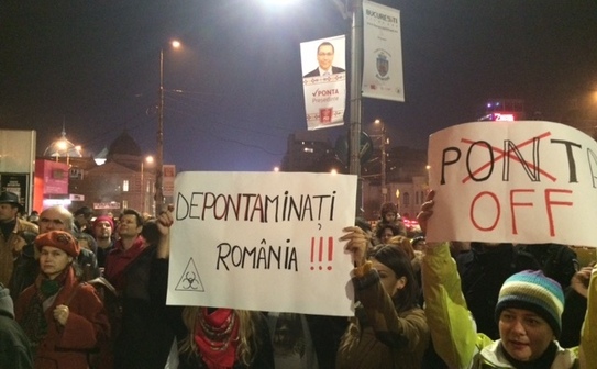 Protest pentru alegeri libere, Piaţa Universităţii, Bucureşti, 8 noiembrie 2014. (Epoch Times)