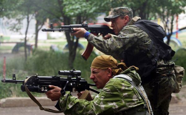 
Separatişti proruşi în Lugansk.