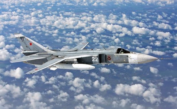 Bombardierul rusesc Sukhoi Su-24. (Captură Foto)