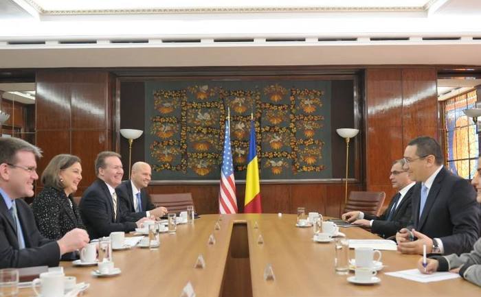 Adjunctul secretarului de stat al SUA pentru Europa si Eurasia, Victoria Nuland, la întrevederea cu premierul Ponta. (Ambasada SUA la Bucureşti)