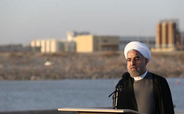 

Preşedintele iranian Hassan Rouhani ţine un discurs la Centrala Nucleară Bushehr în 13 ianuarie 2015.
