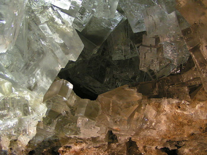 Cristale de halit de la Wieliczka
