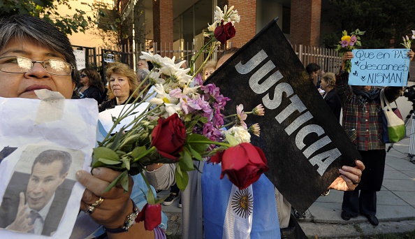 Cereri pentru dreptate la înmormântarea procurorului Alberto Nisman, Argentina (ALEJANDRO PAGNI/AFP/GETTY IMAGES)