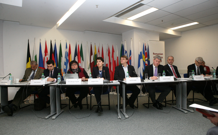 Masa rotundă ”Upgrade România: cum ne valorificăm potenţialul european?”, organizată de Reprezentanţa Comisiei Europene la Bucureşti şi SAR.