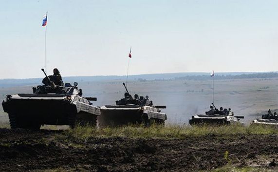 O coloană de tancuri ruseşti.