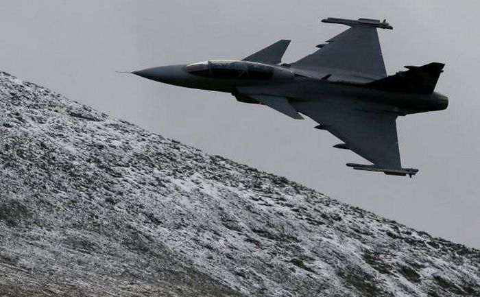 Avioanele de luptă suedeze Gripens au interceptat 4 avioane militare ruseşti în 24 martie 2015.