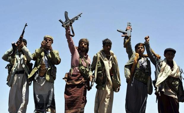 Luptători Houthi în Yemen.