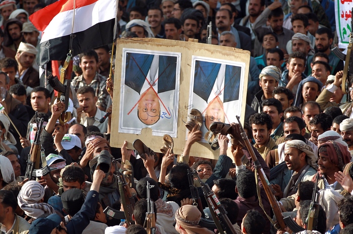 Demonstraţii de stradă împotriva fostului preşedinte yemenit, Abedrabbo Mansour Hadi, 1 aprilie Saa'na