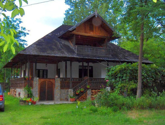Casă tradiţională - arh. Liliana Chiaburu (caseromanestilacomanda.blogspot.ro)