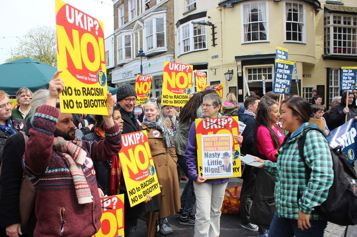 Acţiune a manifestanţilor anti-UKIP, 2 mai 2015.