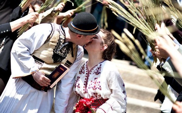 Nunta în stil tradiţional românesc