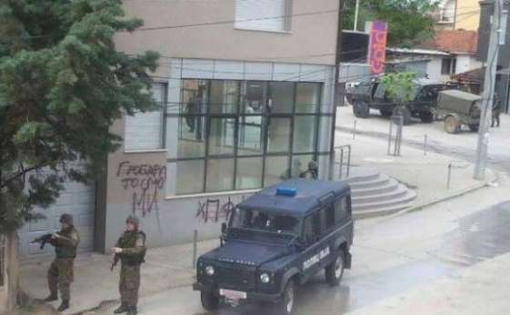 Oraşul Kumanovo a fost scena unor lupte între poliţişti şi presupuşi terorişti, 9 mai 2015. (Captură Foto)