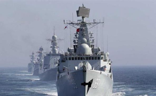 Navele  ruse şi chineze au început în 11 mai 2015 o serie de exerciţii navale  comune în Mediterană. În imagine nave chineze trec prin Strâmtoarea  Tsushima din Marea Japoniei în iulie 2013.