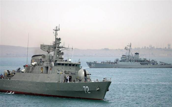 Nava de luptă Alborz înainte să părăsească apele iraniene, 7 aprilie 2015.