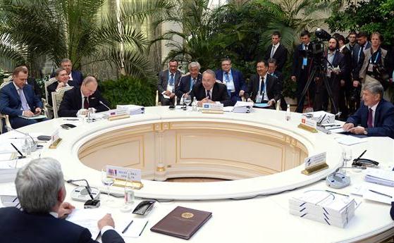 O întâlnire a liderilor Uniunii Economice Eurasiatice la Moscova.