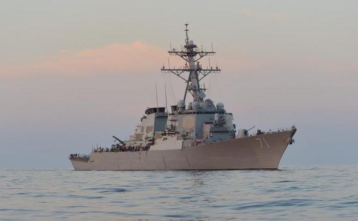 Distrugătorul american USS Ross (DDG 71) în timpul exerciţiul maritim Sea Breeze în 2014.