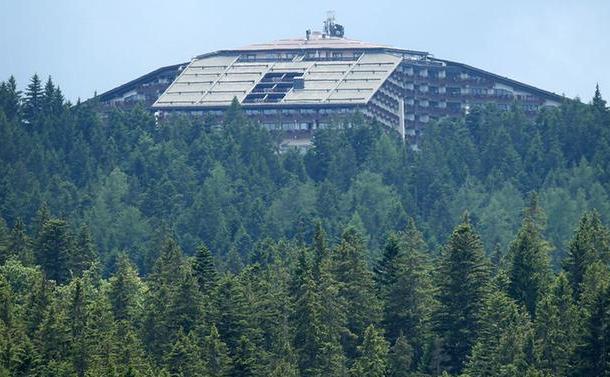 Staţiunea Telfs-Buchen din Alpii austrieci va găzdui Conferinţa Bilderberg în perioada 11–14 iunie 2015.