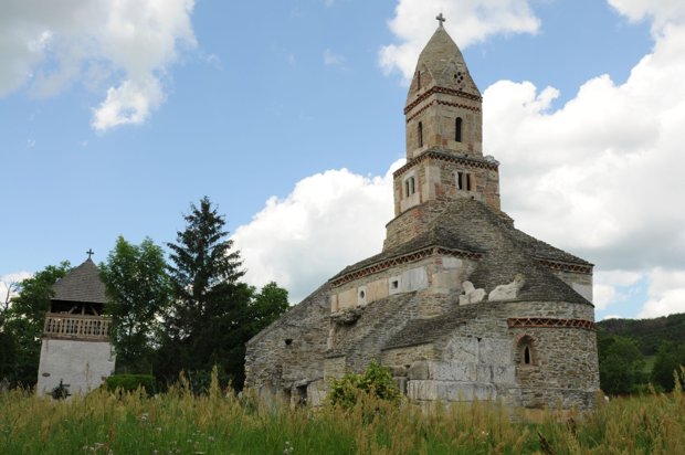 Biserica de piatră Densuş