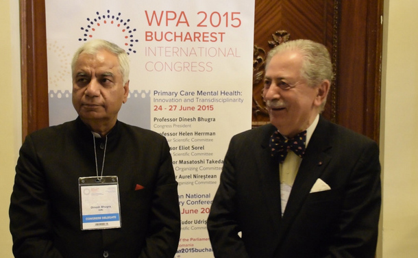 Dr. Dinesh Bhugra, preşedintele WPA, împreună cu Dr. Elliot Sorel, la Congresul WPA 2015, Bucureşti, 24 iunie