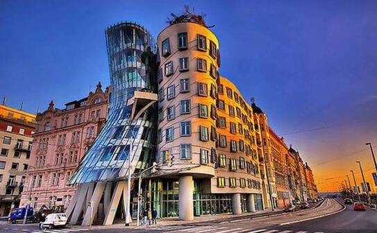 Dancing Building (Facebook)