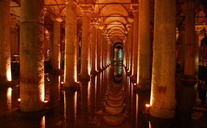 Basilica Cisterne (Wikipedia)