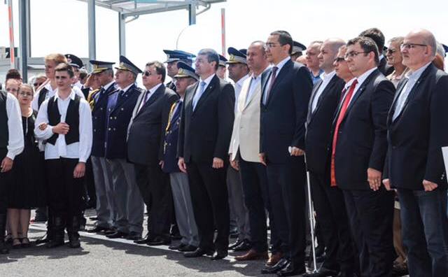 Premierul Victor Ponta, la inaugurarea tronsonului de 10 kilometri din autostrada Nadlac-Arad
