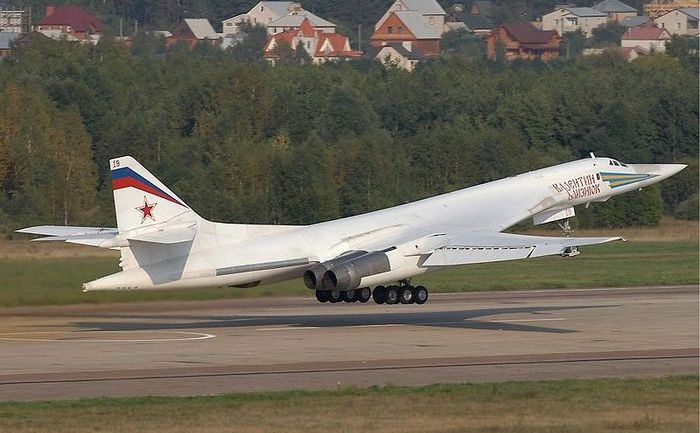 Bombardierul supersonic nuclear Tu-160 (Wikipedia Commons)