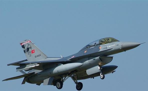Avion de lupta turcesc F-16.