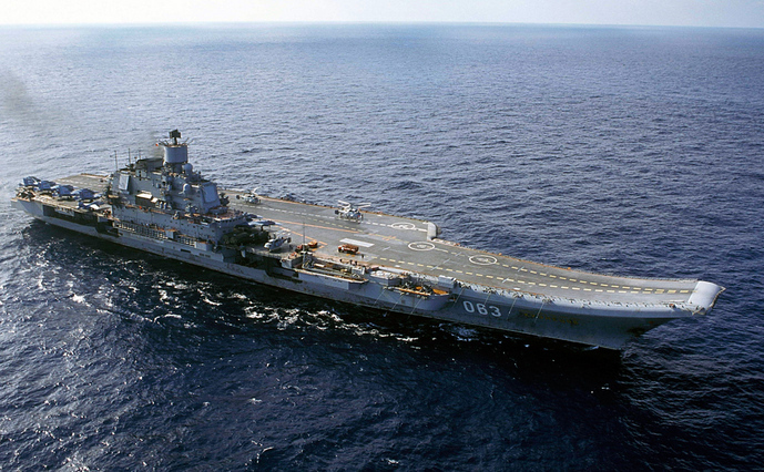 Portavionul rusesc “Amiralul Kuzneţov”.