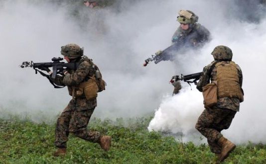 Soldaţi americani participă la un exerciţiu militar în Iavoriv, vestul Ucrainei.
