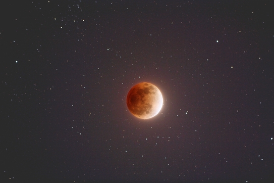 Eclipsă totală de Lună şi Super Luna (NASA)
