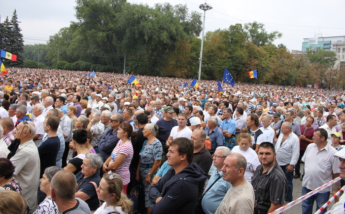 Protest de mare amploare la Chişinău. 