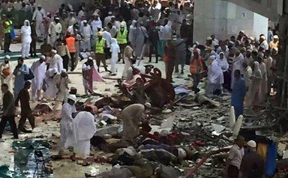 O macara s-a prăbuşit peste Marea Moscheea din Mecca.