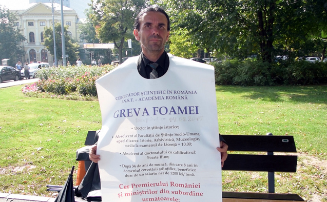 Florin Şandru, în cea de a şaptea zi a grevei foamei, 18 septembrie 2015.