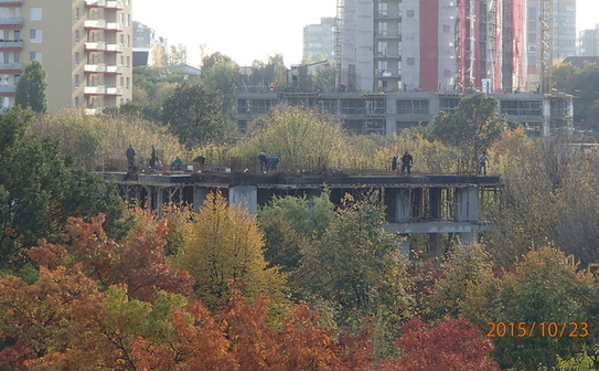 Lucrările în Parcul Lumea Copiilor din Capitală continua, deşi autorizaţia de construirea a fost suspendată. (Salvaţi Parcul Tineretului)