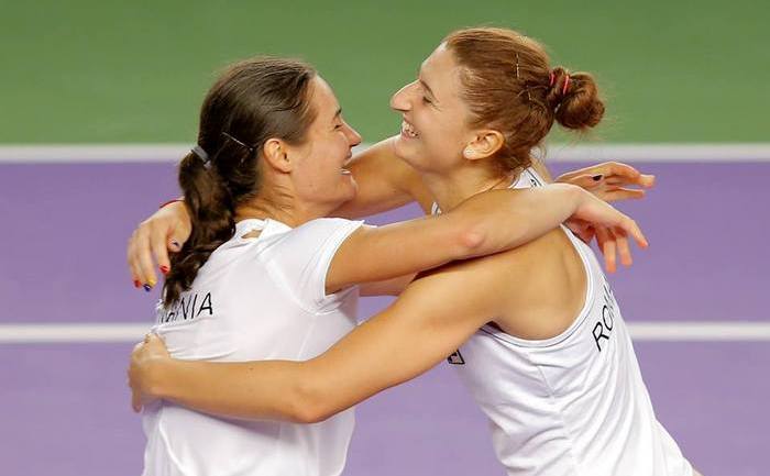 Jucătoarele române de tenis Irina Begu şi Monica  Niculescu