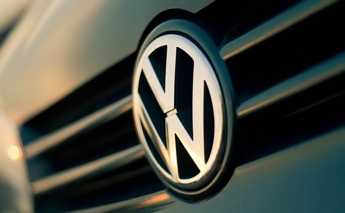 Logo-ul companiei Volkswagen.