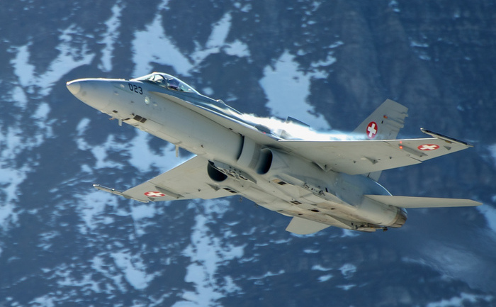 Avion de luptă elveţian F/A-18.