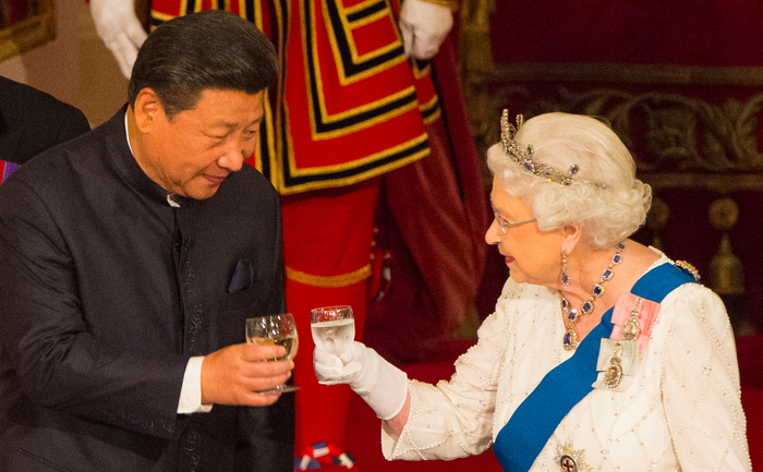 Xi Jinping şi Regina Elisabeta a Doua a Marii Britani la un dineu la Palatul Buckingham, 20 octombrie 2015 (Dominic Lipinski - WPA Pool /Getty Images)