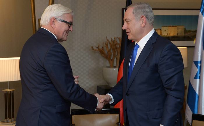 Premierul israelian Benjamin Netanyahu se întâlneşte cu ministrul german de Externe, Frank-Walter Steinmeier, 22 octombrie 2015 în Berlin (Amos Ben Gershom/GPO via Getty Images)