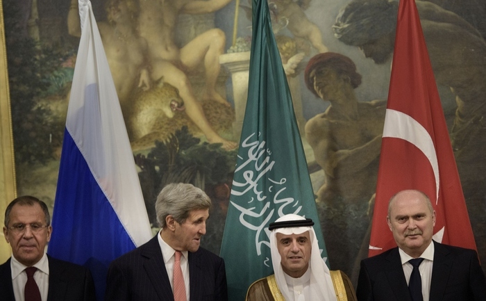 Ministrul de externe Serghei Lavrov, omologul său american, John Kerry, cel saudit Adel al-Jubeir şi cel turc Feridun Sinirlioglu la Viena, Hotel Imperial 30 octimbrie 2015