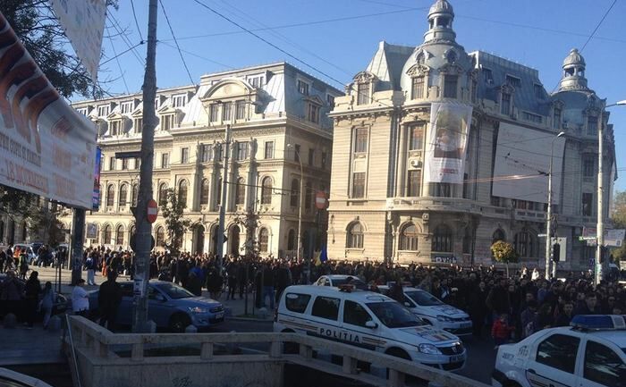 Comemorare a victimelor incendiului izbucnit la Clubul Colectiv din Bucureşti. (Epoch Times România)