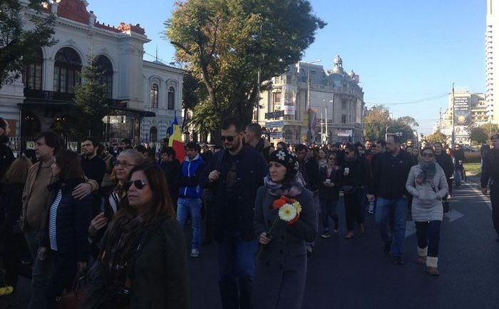 Comemorare a victimelor incendiului izbucnit la Clubul Colectiv din Bucureşti. (Epoch Times România)