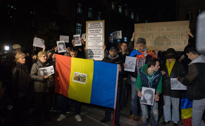 Protest de amploare în Bucureşti în urma tragediei de la Colectiv, 03 noiembrie 2015 (Eugen Horoiu/Epoch Times)