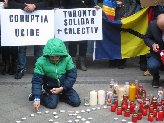Toronto Colectiv comemorare - Nov 7 (Maria Matyiku / Epoch Times)