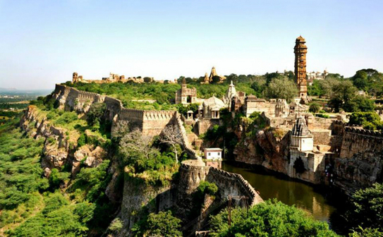 Fortul Chittorgarh este una dintre cele mai mari fortăreţe din India şi cea mai întinsă din statul Rajasthan. (Facebook.com/Epoch Times paris)