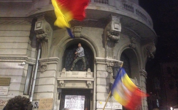 Românii ies din nou în stradă împotriva Sistemului. (Epoch Times România)