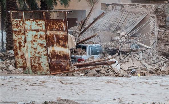 Inundaţiile au lovit oraşul Lamerd din provincia iraniană sudică Fars, 12 noiembrie 2015.